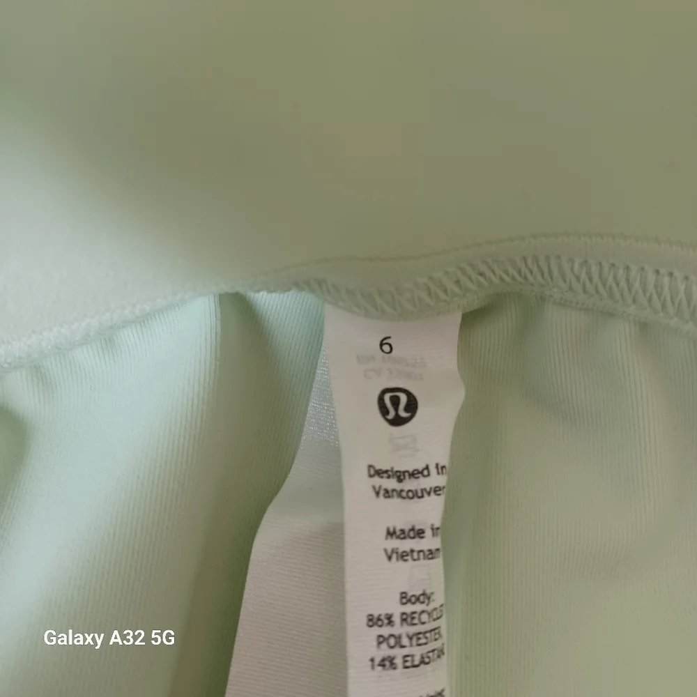 Lululemon Athletica Green Mini Skater Skirt Casual Size 6 - Picture 2 of 11